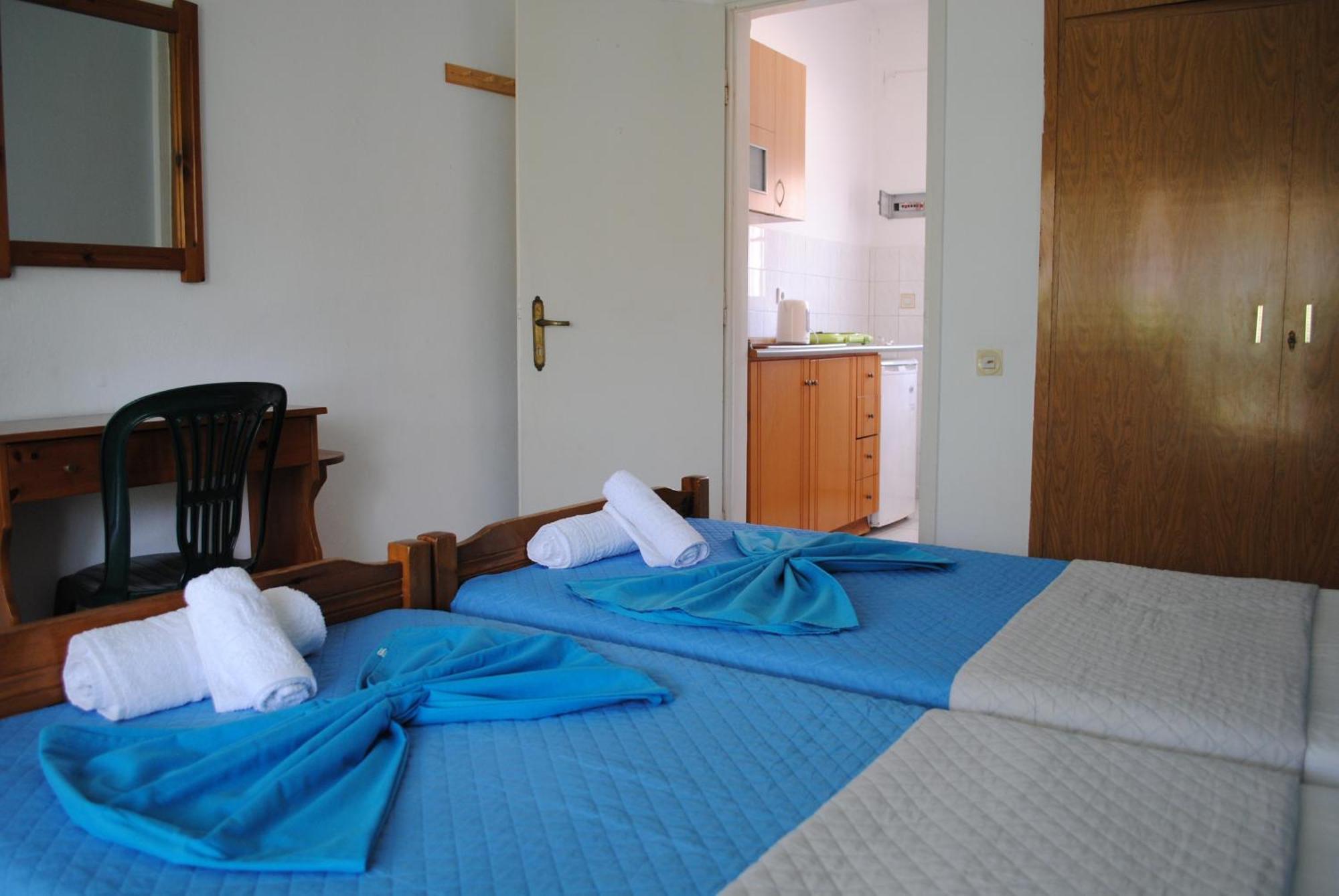 Artemis Apartments Paralia Dionysiou Ngoại thất bức ảnh