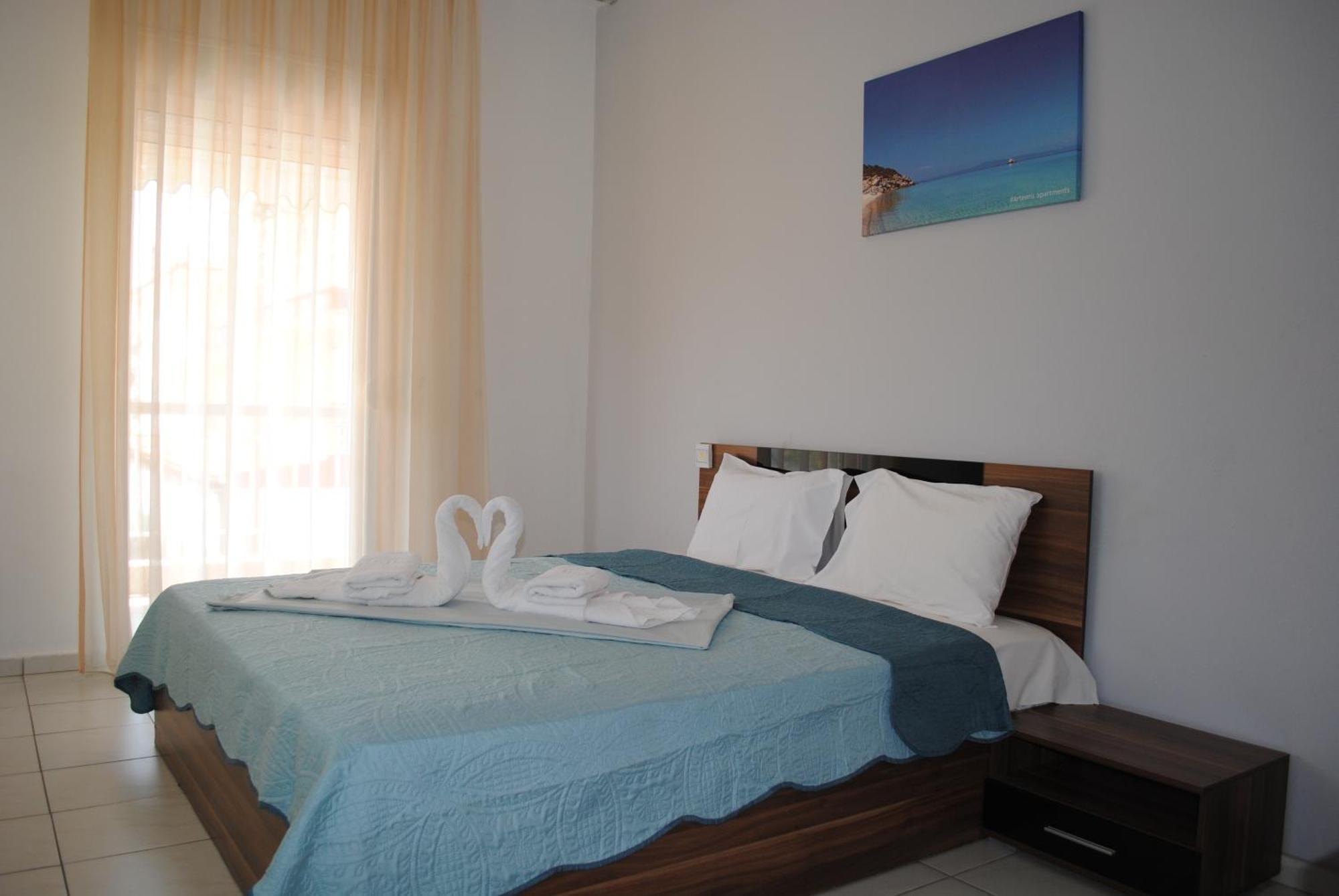 Artemis Apartments Paralia Dionysiou Ngoại thất bức ảnh