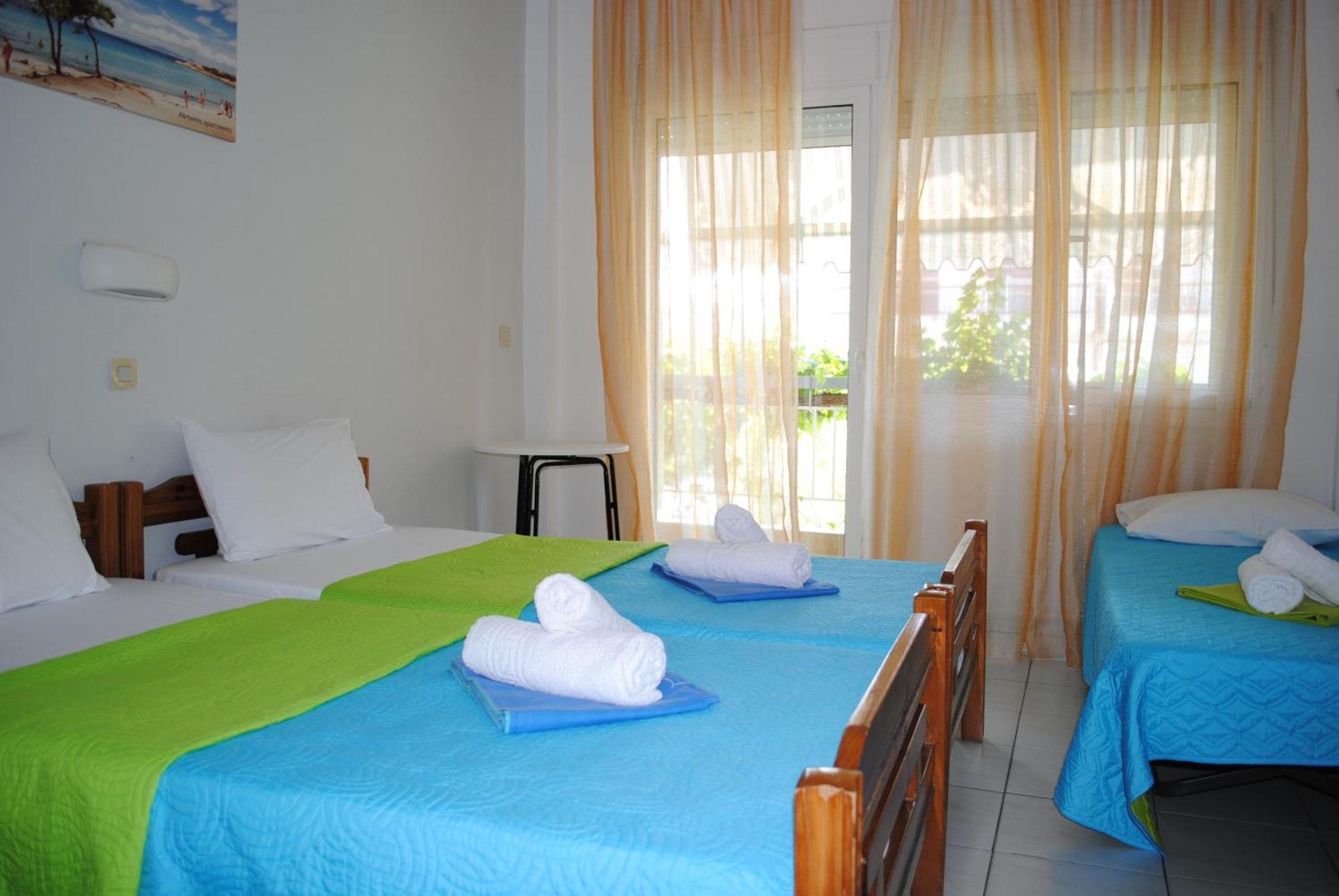 Artemis Apartments Paralia Dionysiou Ngoại thất bức ảnh
