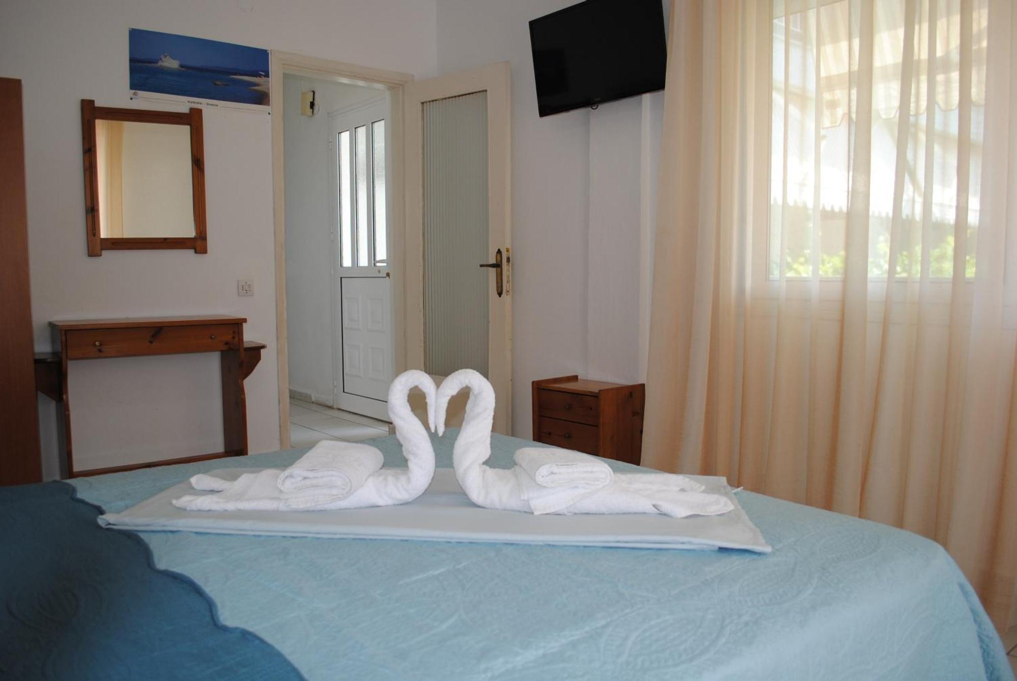 Artemis Apartments Paralia Dionysiou Ngoại thất bức ảnh