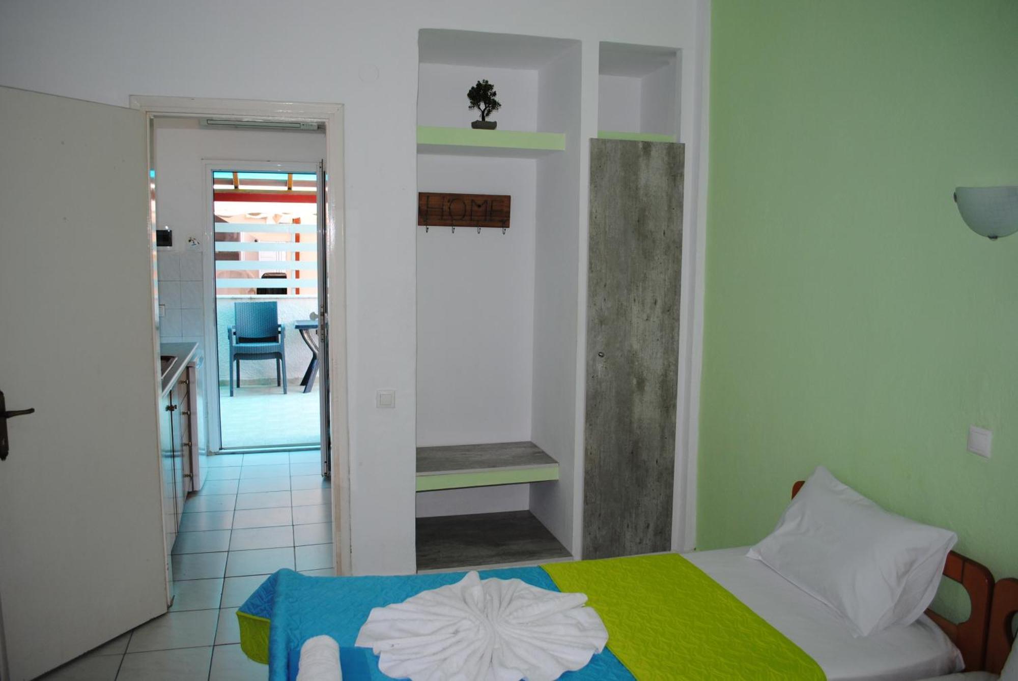 Artemis Apartments Paralia Dionysiou Ngoại thất bức ảnh