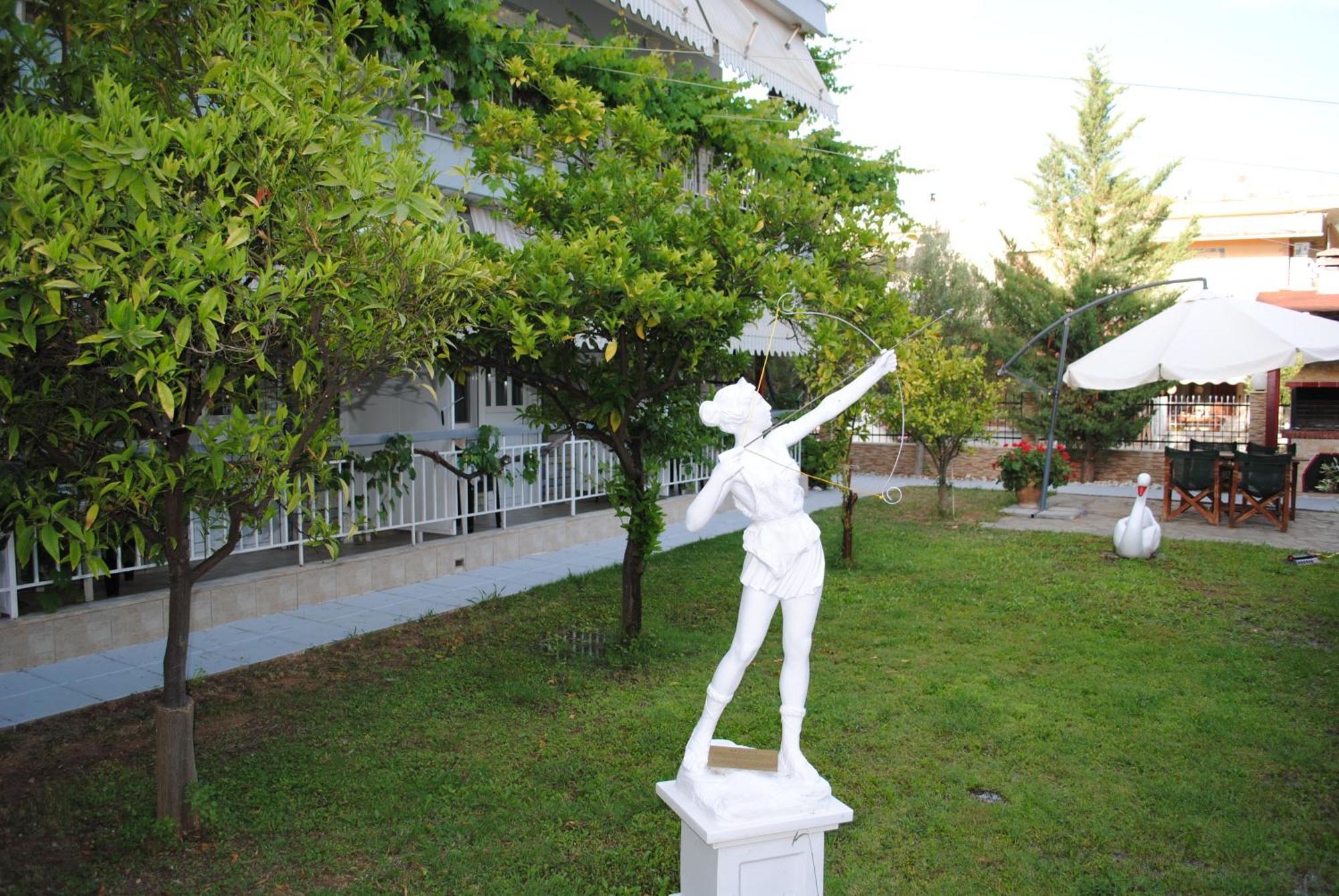 Artemis Apartments Paralia Dionysiou Ngoại thất bức ảnh