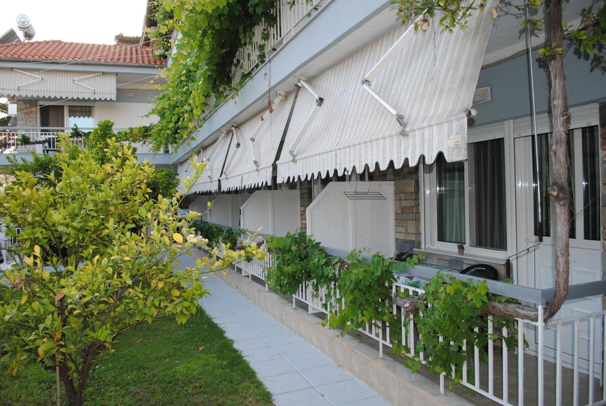 Artemis Apartments Paralia Dionysiou Ngoại thất bức ảnh