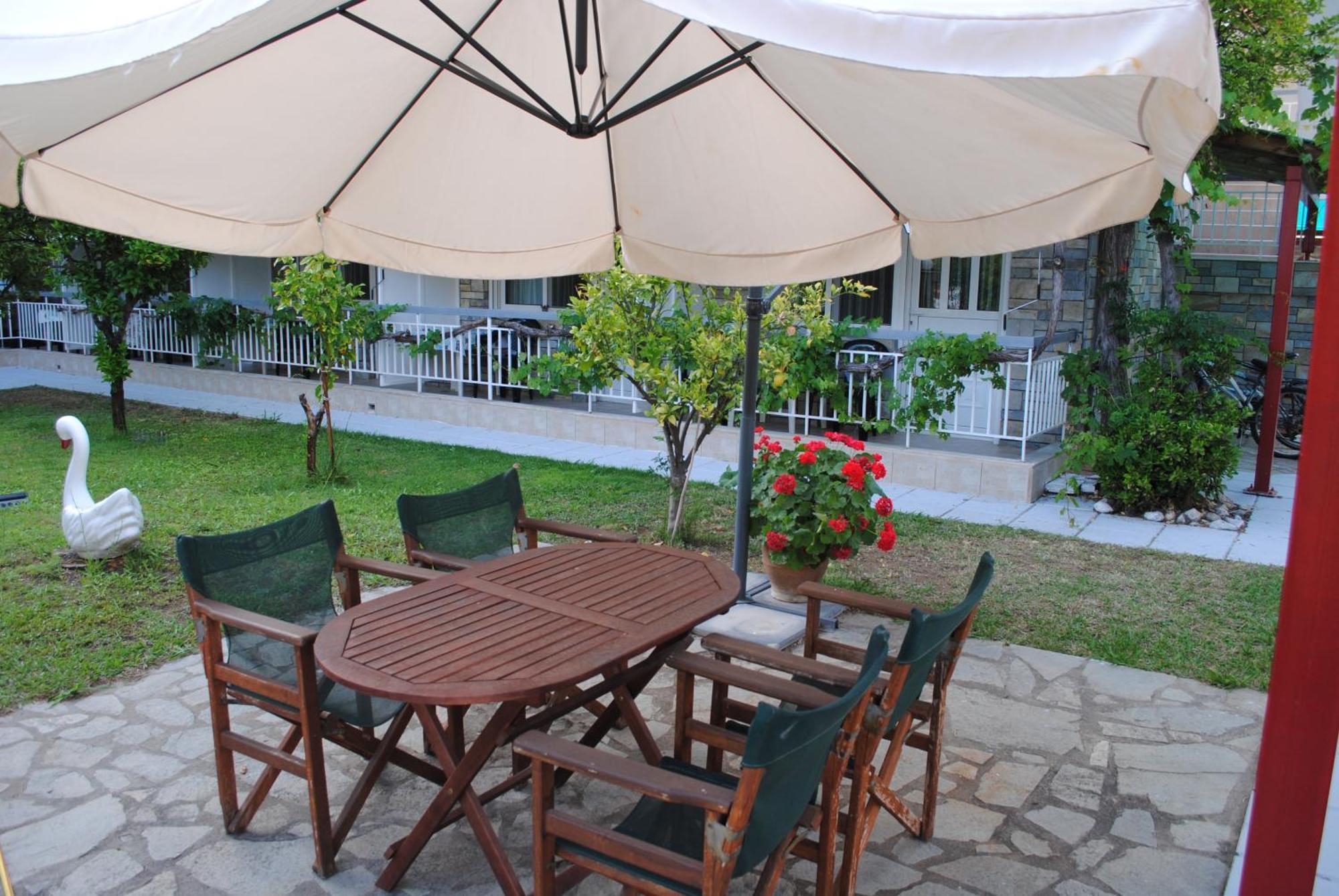 Artemis Apartments Paralia Dionysiou Ngoại thất bức ảnh