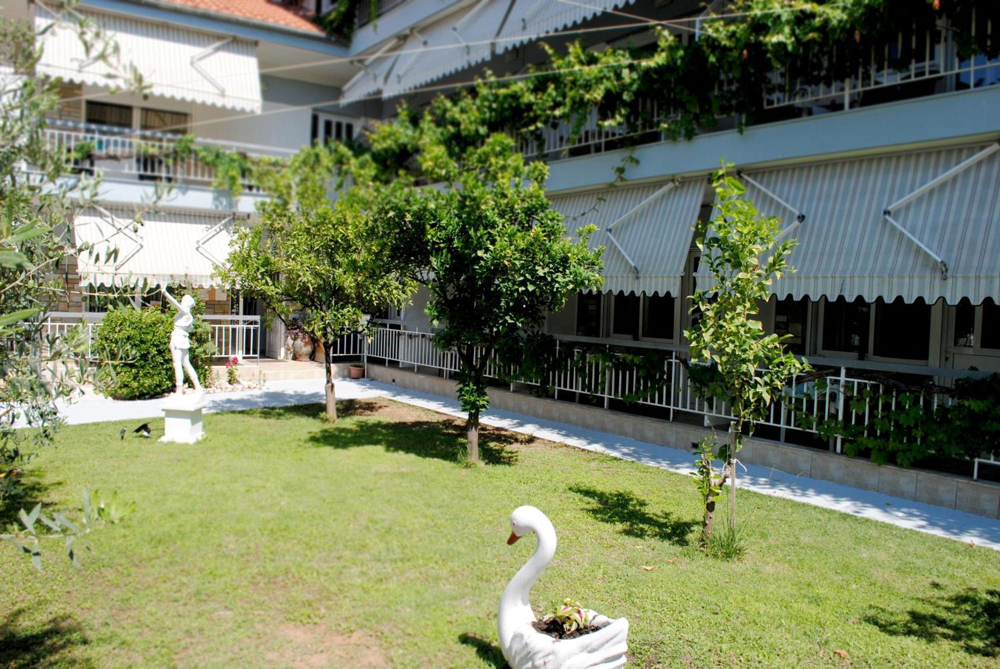 Artemis Apartments Paralia Dionysiou Ngoại thất bức ảnh