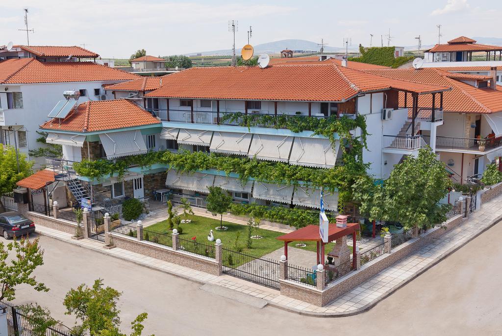 Artemis Apartments Paralia Dionysiou Ngoại thất bức ảnh